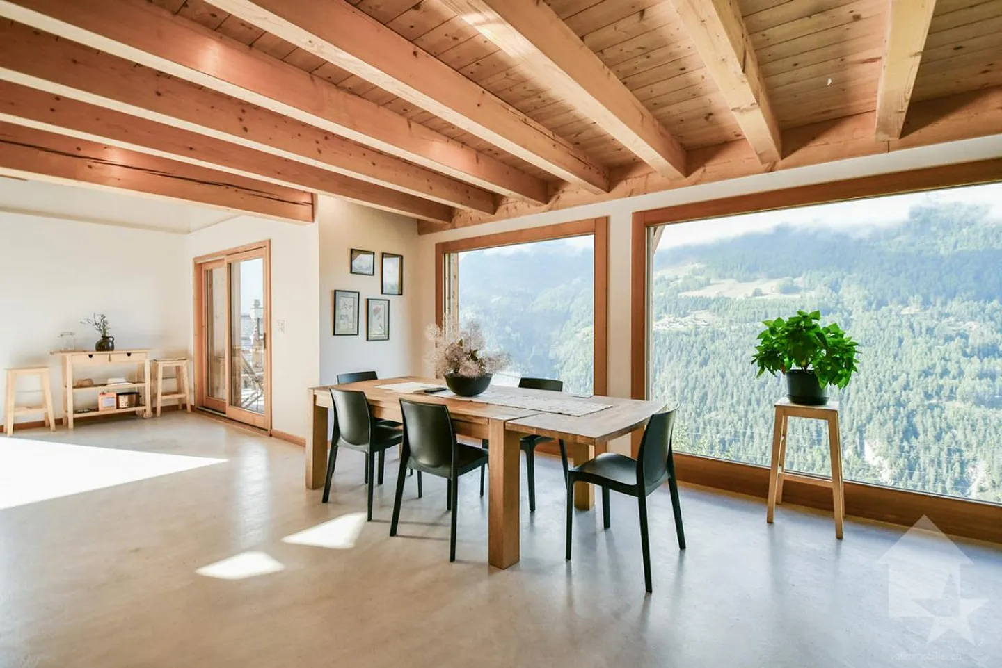 Wunderschönes Chalet mit 275 m2 Wohnfläche im Herzen der Natur - Foto 6 von 25