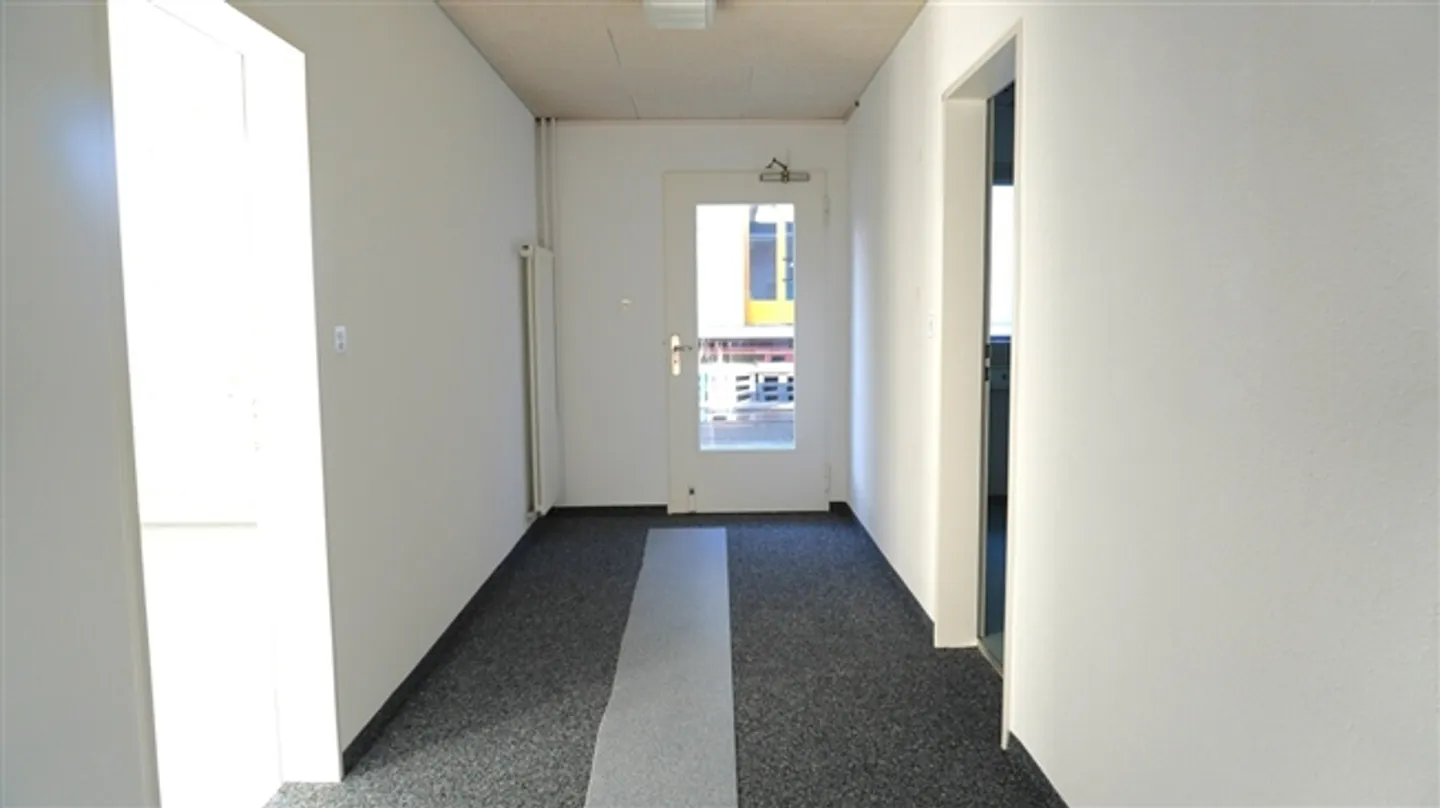 Versatile premises available for rent individually - Photo 5 of 12
