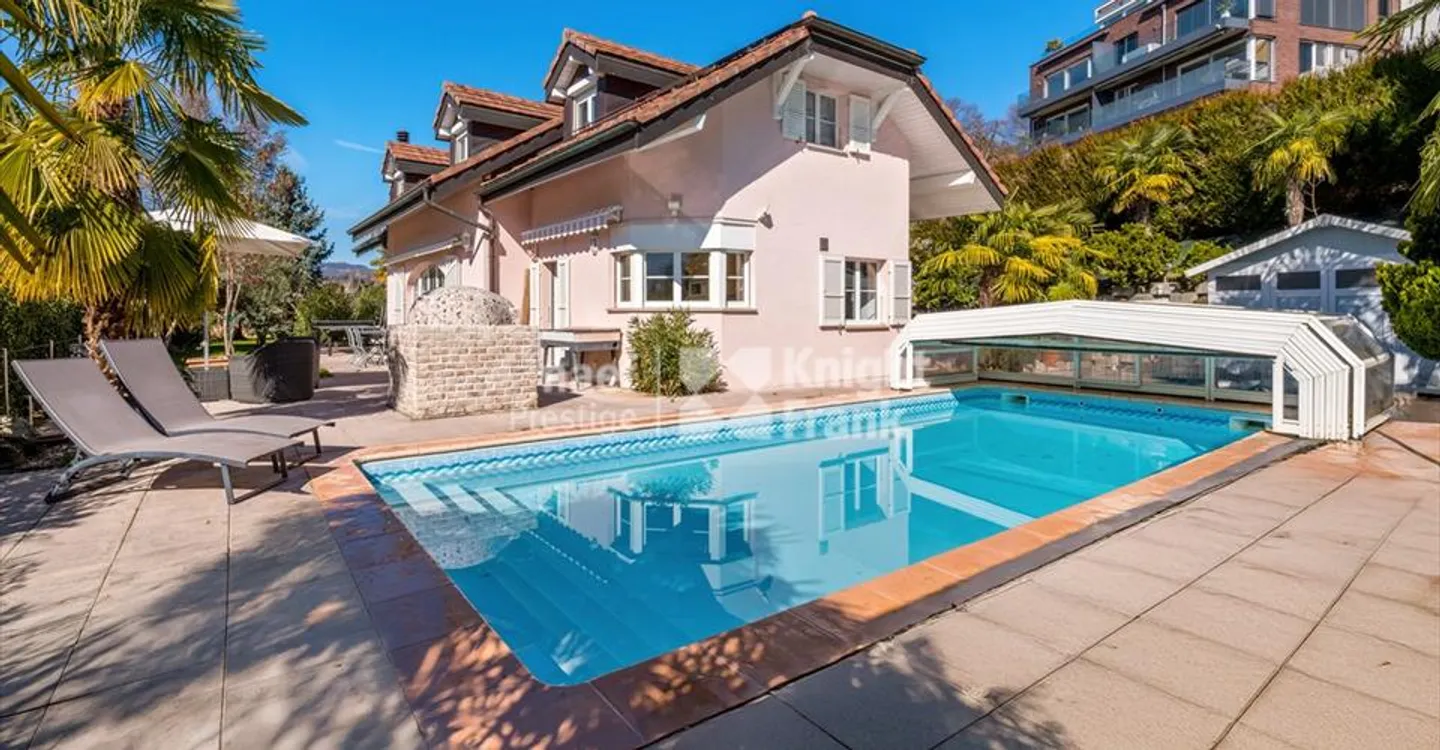 Maison Familiale Charmante avec Piscine - Photo 1 sur 12