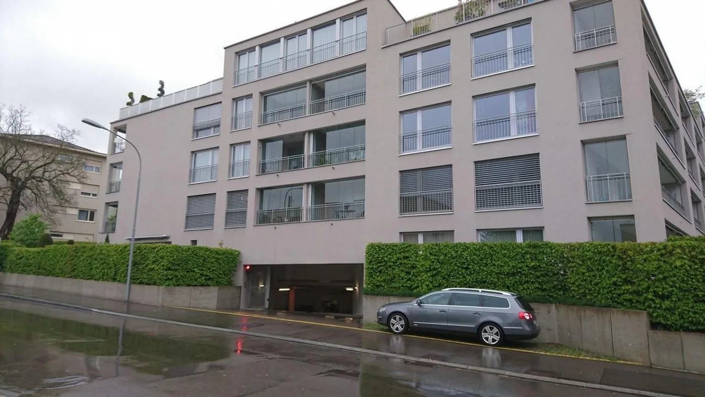Grosszügige Wohnung in ruhigem Quartier - Foto 1 von 9