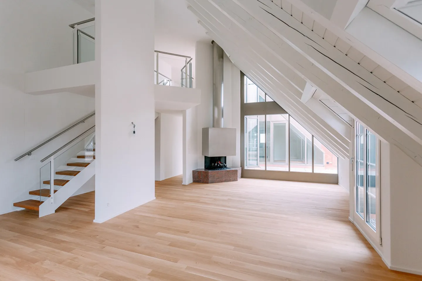 Unico attico duplex nel cuore di Lucerna - Foto 1 di 14