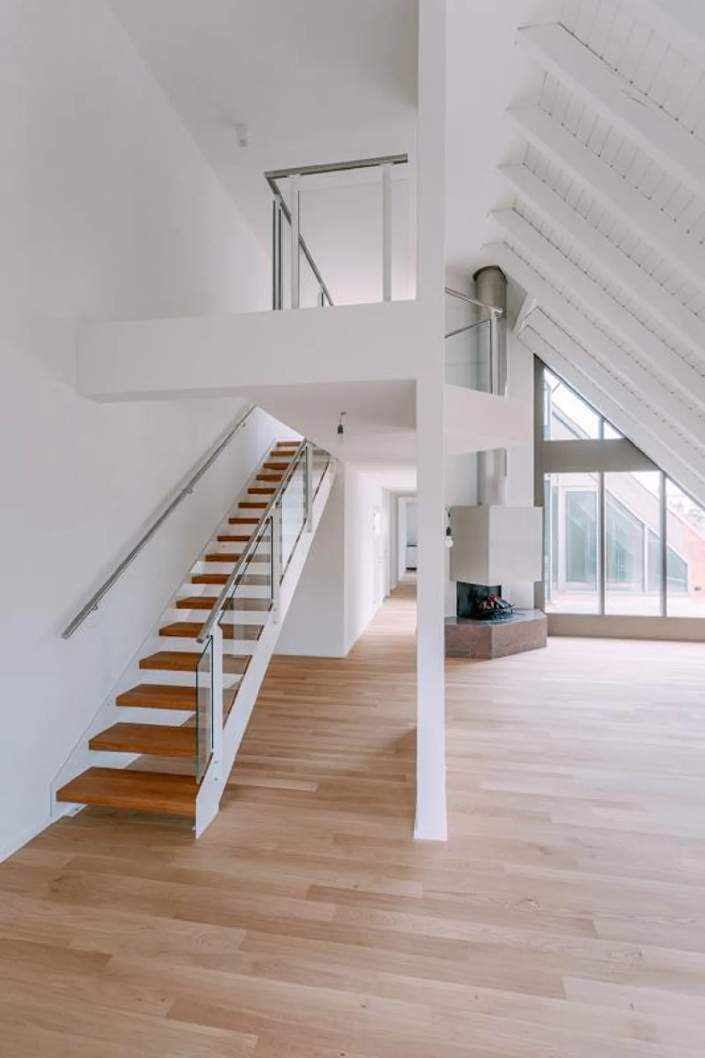 Unico attico duplex nel cuore di Lucerna - Foto 2 di 14