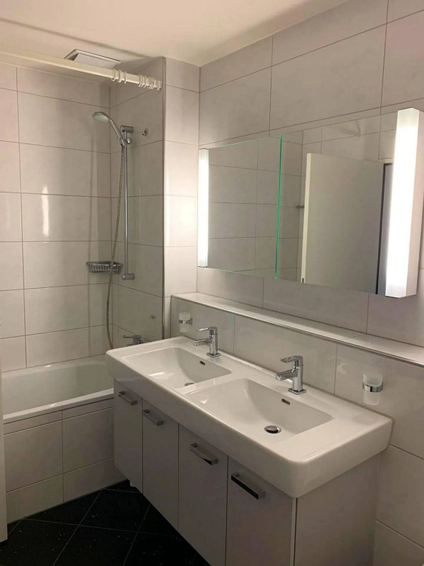 Grosszügige Wohnung in ruhigem Quartier - Foto 6 von 9