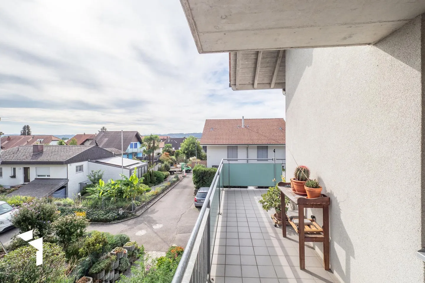 Appartement confortable et calme de 4,5 pièces - Photo 3 sur 12