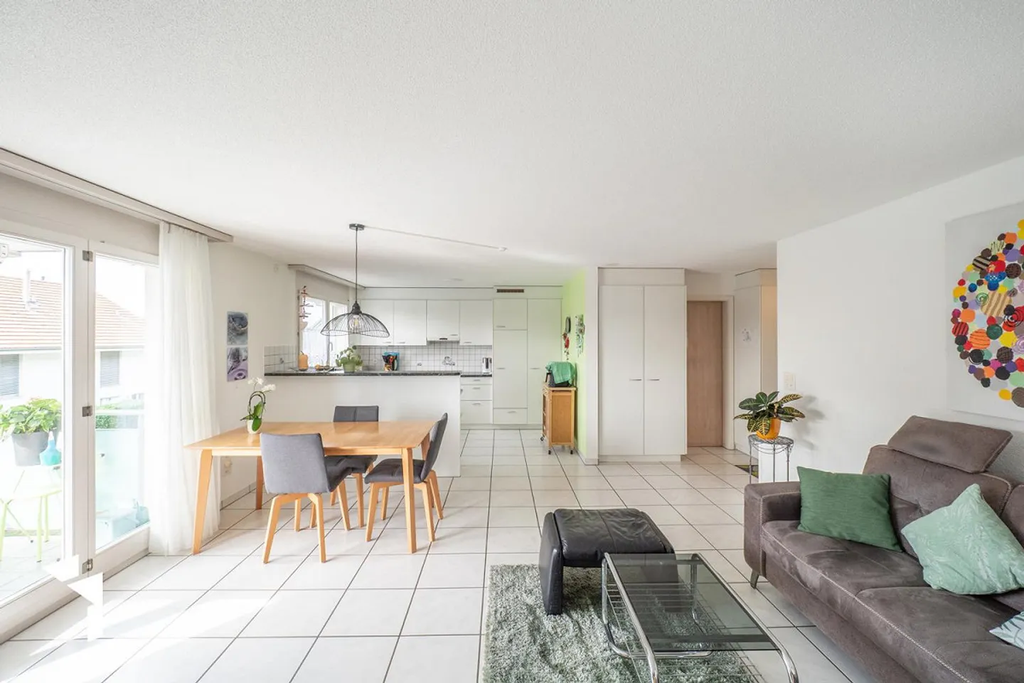 Appartement confortable et calme de 4,5 pièces - Photo 4 sur 12