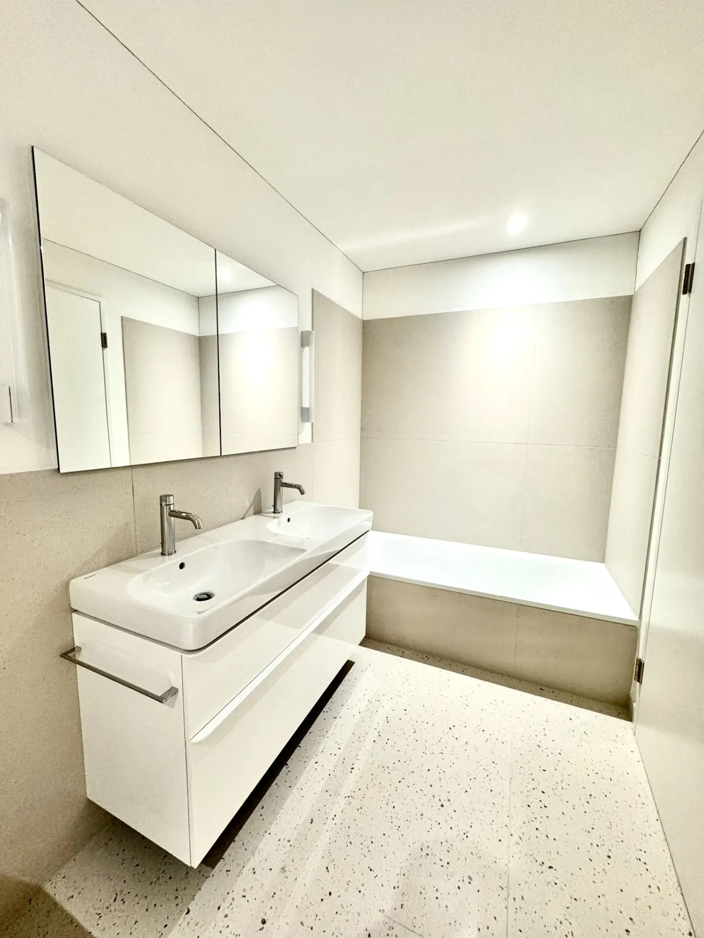 Neubau: 5.5-Zimmer-Gartenwohnung in Kaltbrunn - Foto 6 von 11