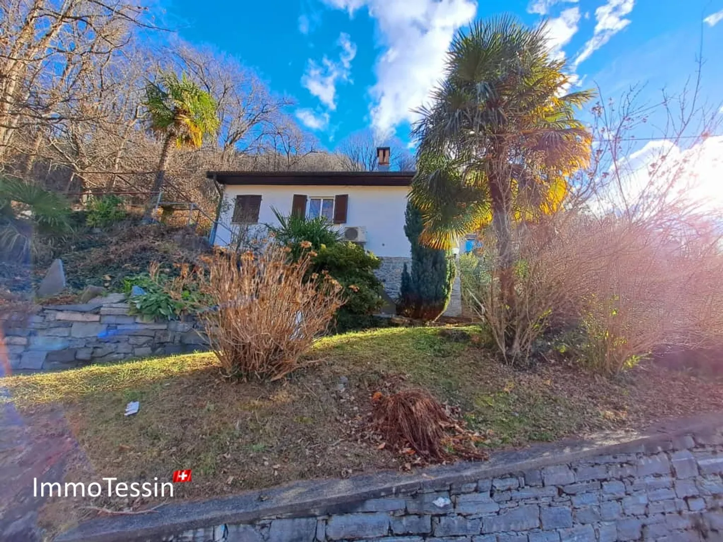 Renovated house near the Verzasca dam with beautiful views up to Lake Maggiore - Photo 1 of 13