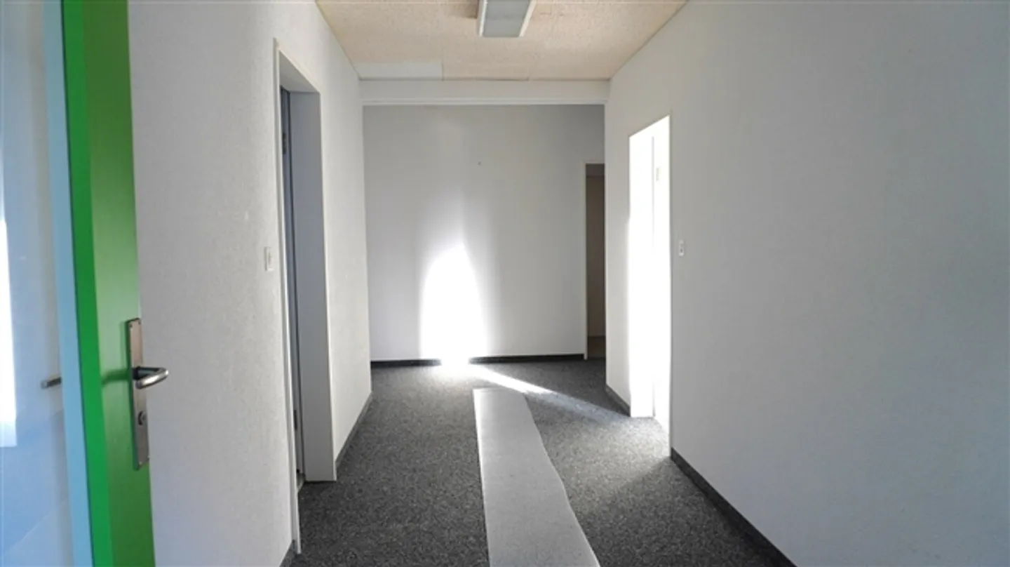 Versatile premises available for rent individually - Photo 6 of 12