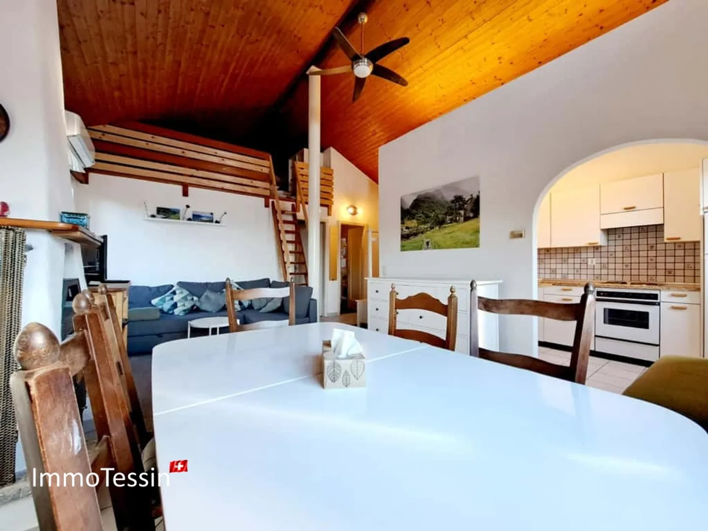 Renovated house near the Verzasca dam with beautiful views up to Lake Maggiore - Photo 5 of 13
