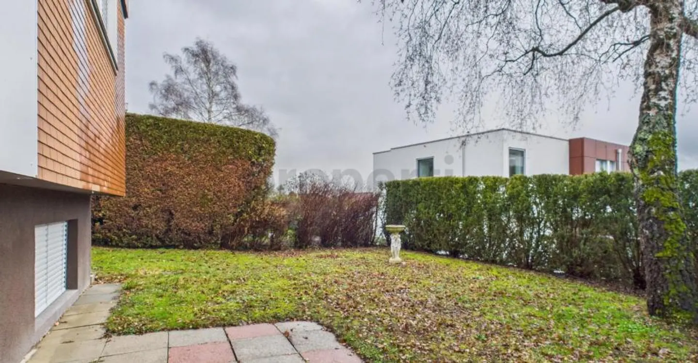 Modern 6.5-room renovated row house with garden in La Neuveville - Photo 12 of 13