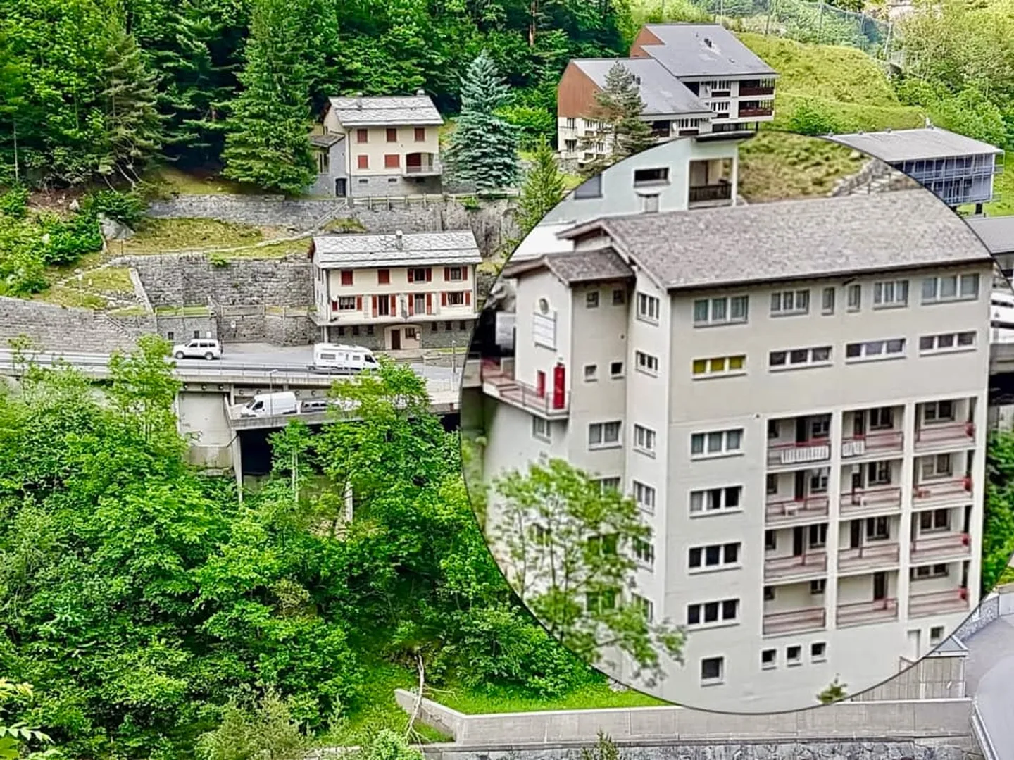 Bâtiment commercial et résidentiel avec un grand potentiel à la frontière - Photo 1 sur 7