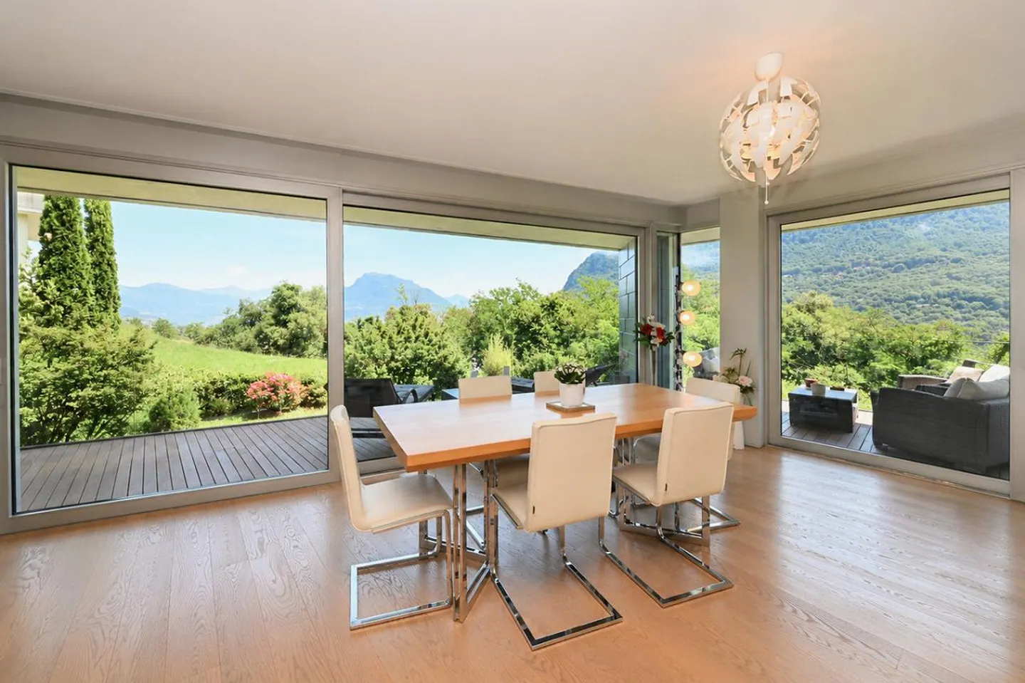 Appartement de Luxe : Jardin, Terrasse et Services de Bien-Être - Photo 10 sur 26