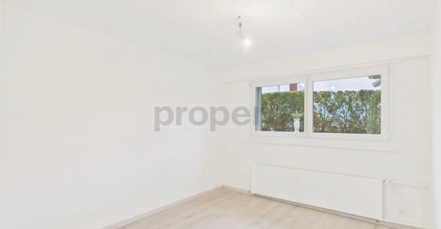 Modern 6.5-room renovated row house with garden in La Neuveville - Photo 7 of 13
