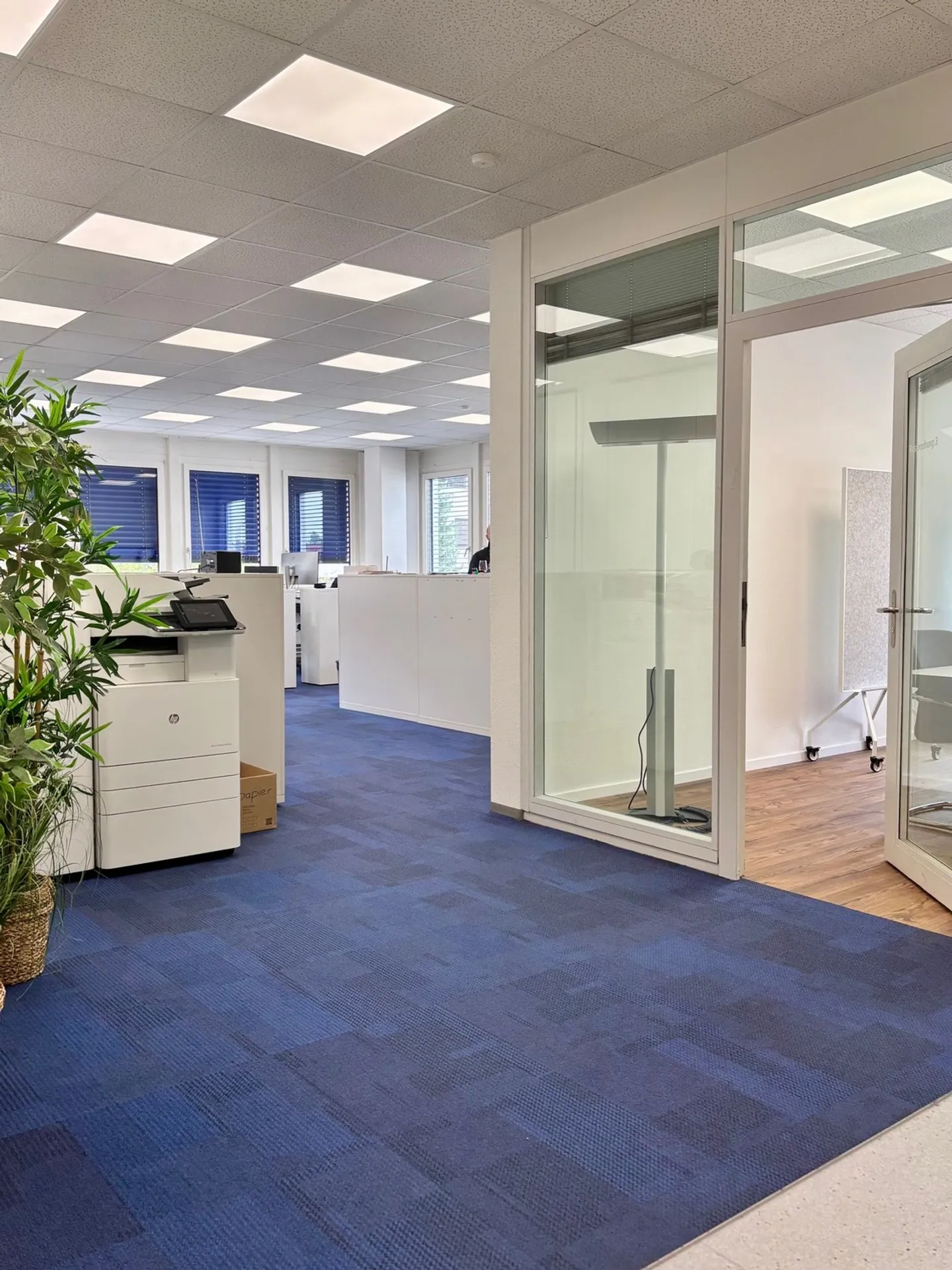 Spacious Office Space in Wallisellen - Photo 2 of 6