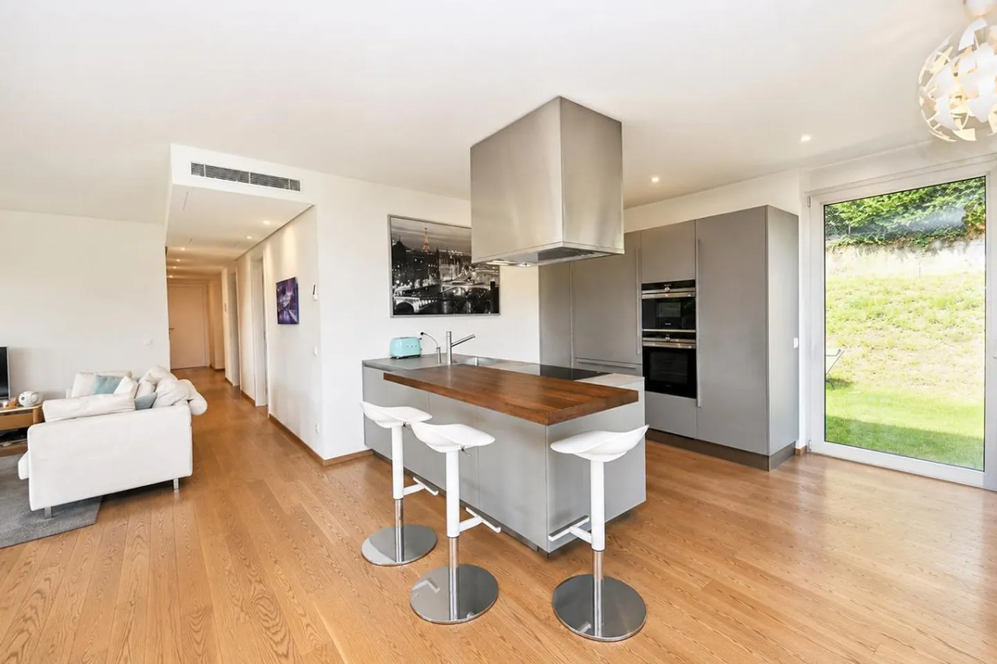Appartement de Luxe : Jardin, Terrasse et Services de Bien-Être - Photo 11 sur 26