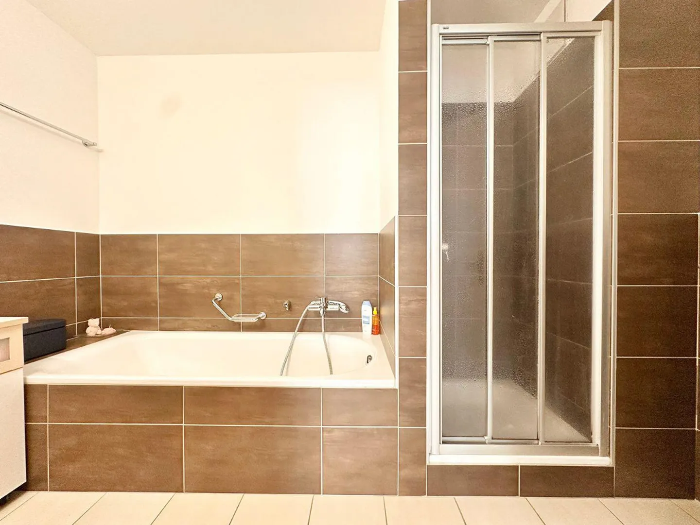 Minusio – appartement avec 2 jardins et 2 terrasses, à deux pas de... - Photo 12 sur 21