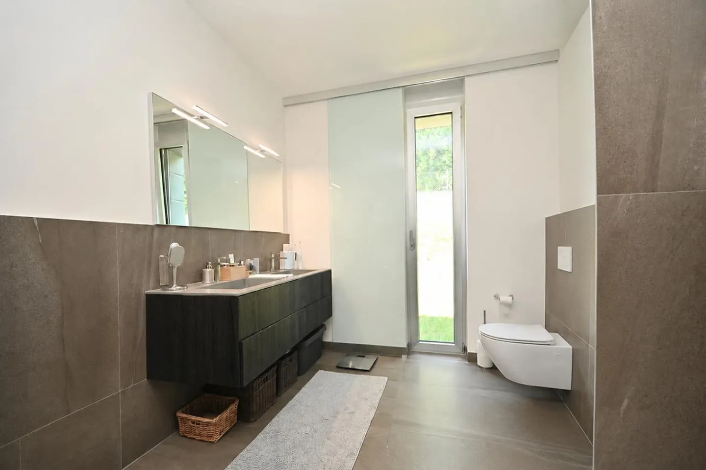 Appartement de Luxe : Jardin, Terrasse et Services de Bien-Être - Photo 21 sur 26