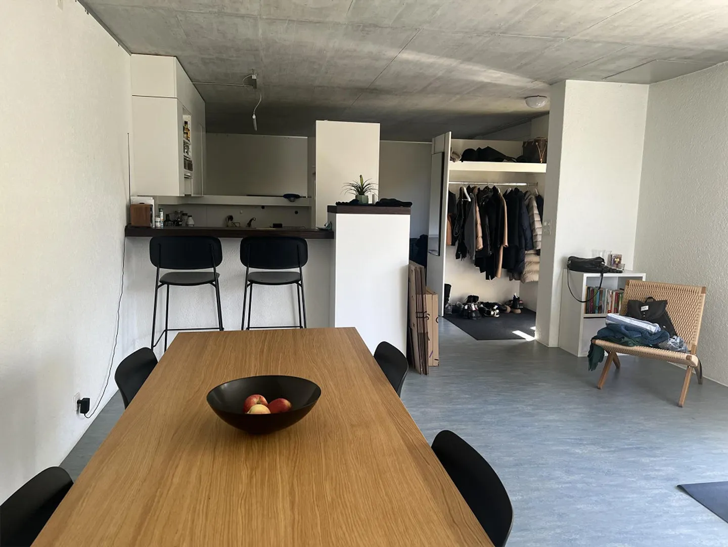 Appartement élégant et lumineux avec terrasse et vue sur la verdure - Photo 3 sur 9