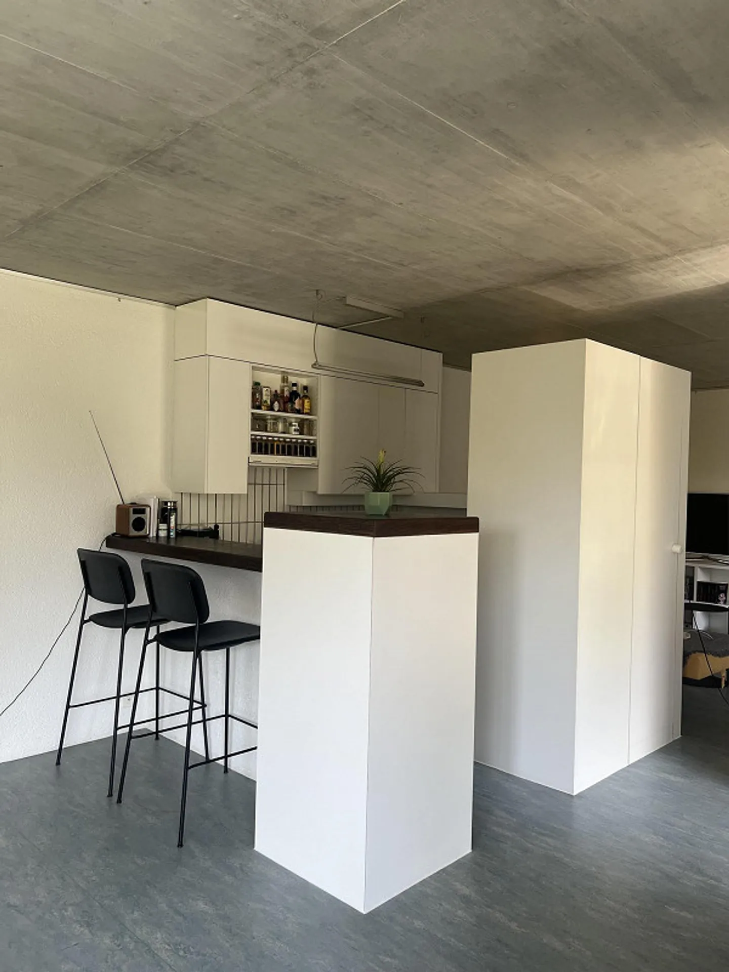 Appartement élégant et lumineux avec terrasse et vue sur la verdure - Photo 4 sur 9