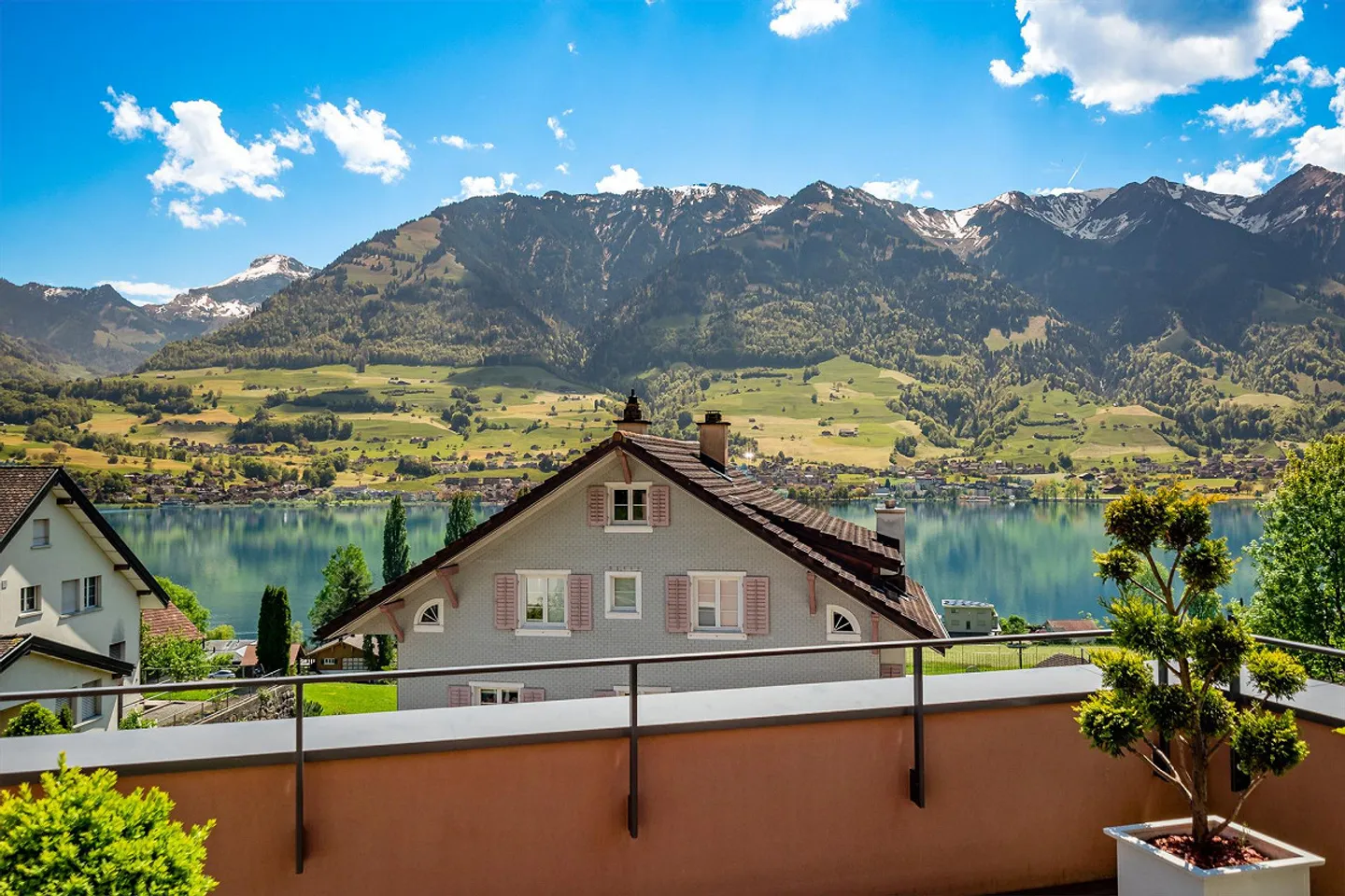 Modern apartment with lake view - Photo 1 of 10