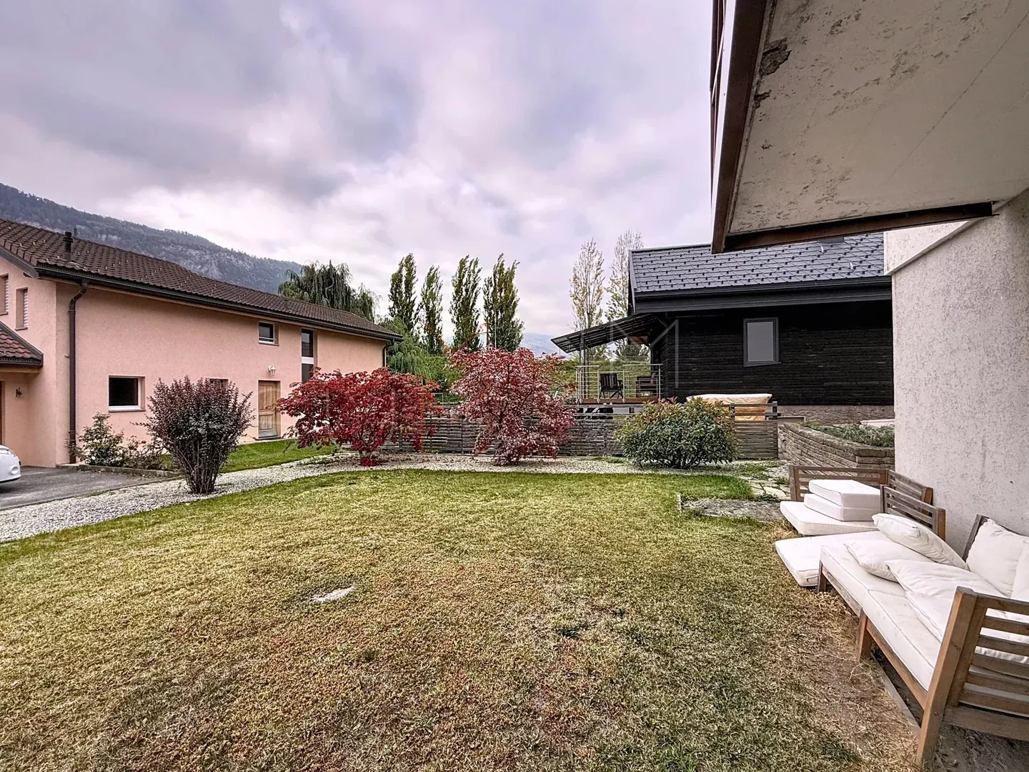 Appartement lumineux à St-Léonard ? 3 chambres, balcons, jardin et places de par - Photo 13 sur 15