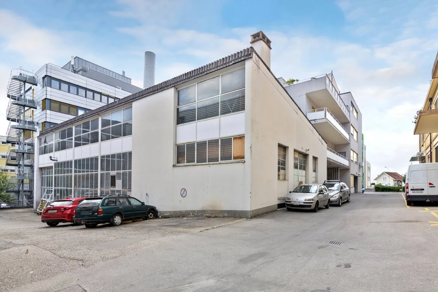 Sales/Office Space of 52 m² for Rent - 2nd Floor - Photo 3 of 8