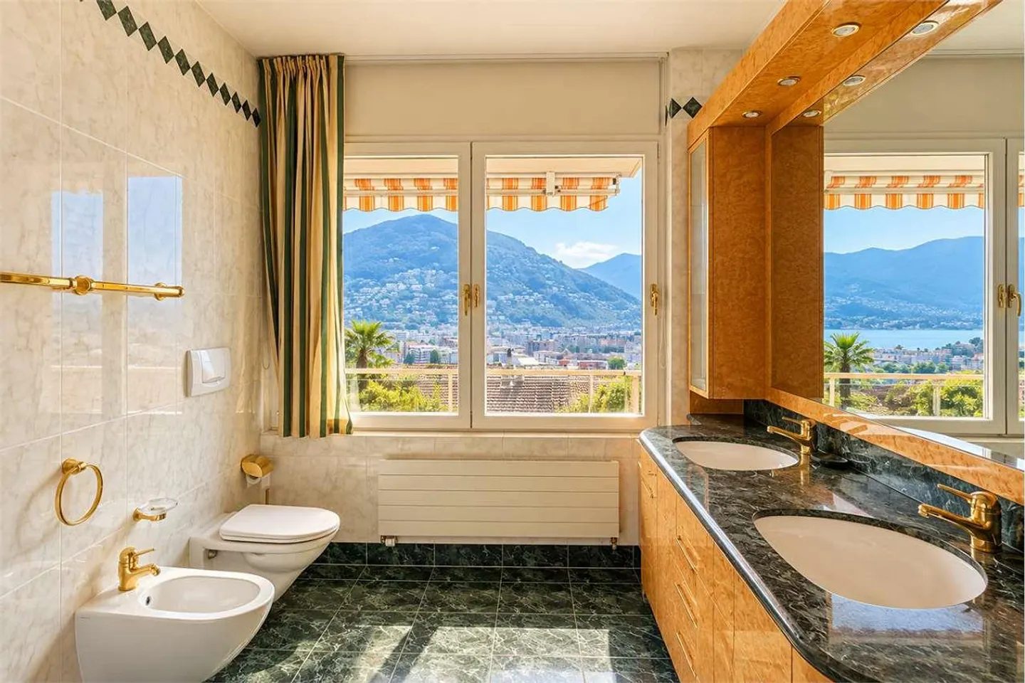 Elegante Residenz mit Seeblick und Privatgarten - Foto 9 von 13