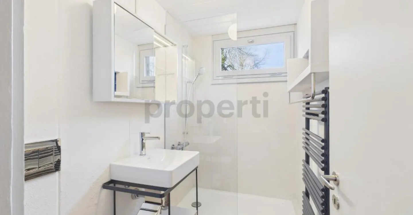 Living in an Icon of Swiss Architecture | Unique 4.5-Room Maisonette Apartment in the Listed Atelier-5 Ensemble in Flamatt - Photo 6 of 12