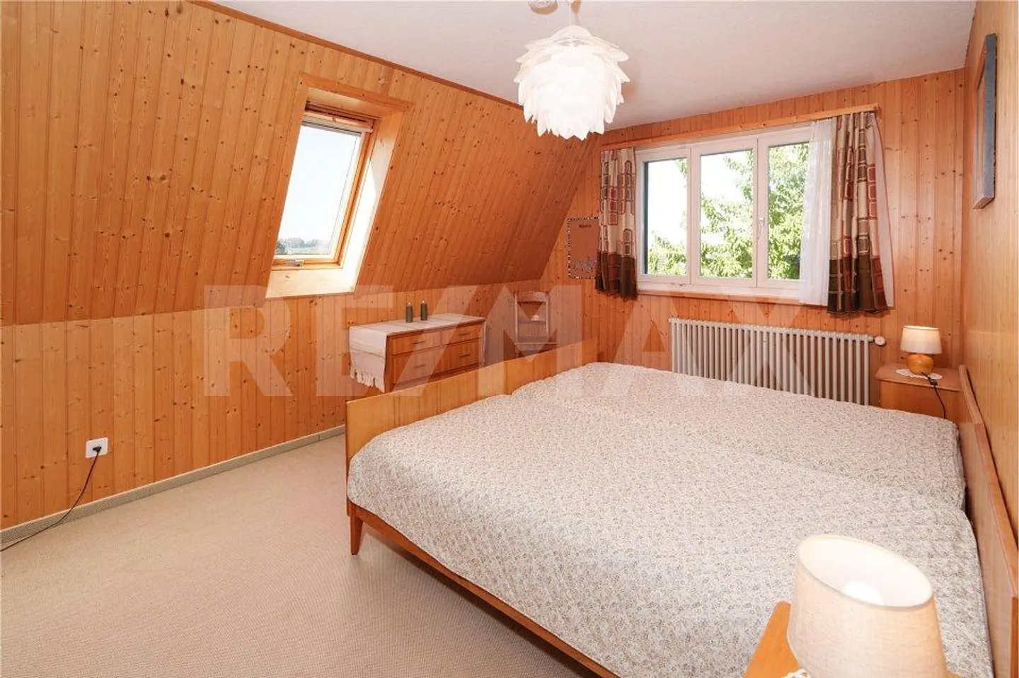 Une maison avec une vue fantastique et beaucoup de potentiel - Photo 10 sur 13
