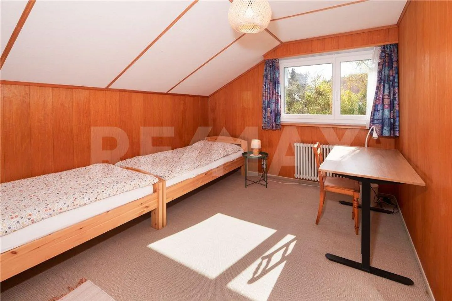 Une maison avec une vue fantastique et beaucoup de potentiel - Photo 12 sur 13