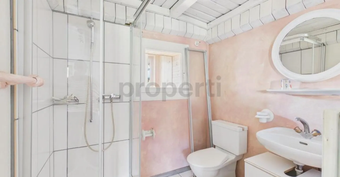 Due unità abitative separate, stufe in steatite accoglienti e grande atelier in soffitta! - Foto 8 di 9