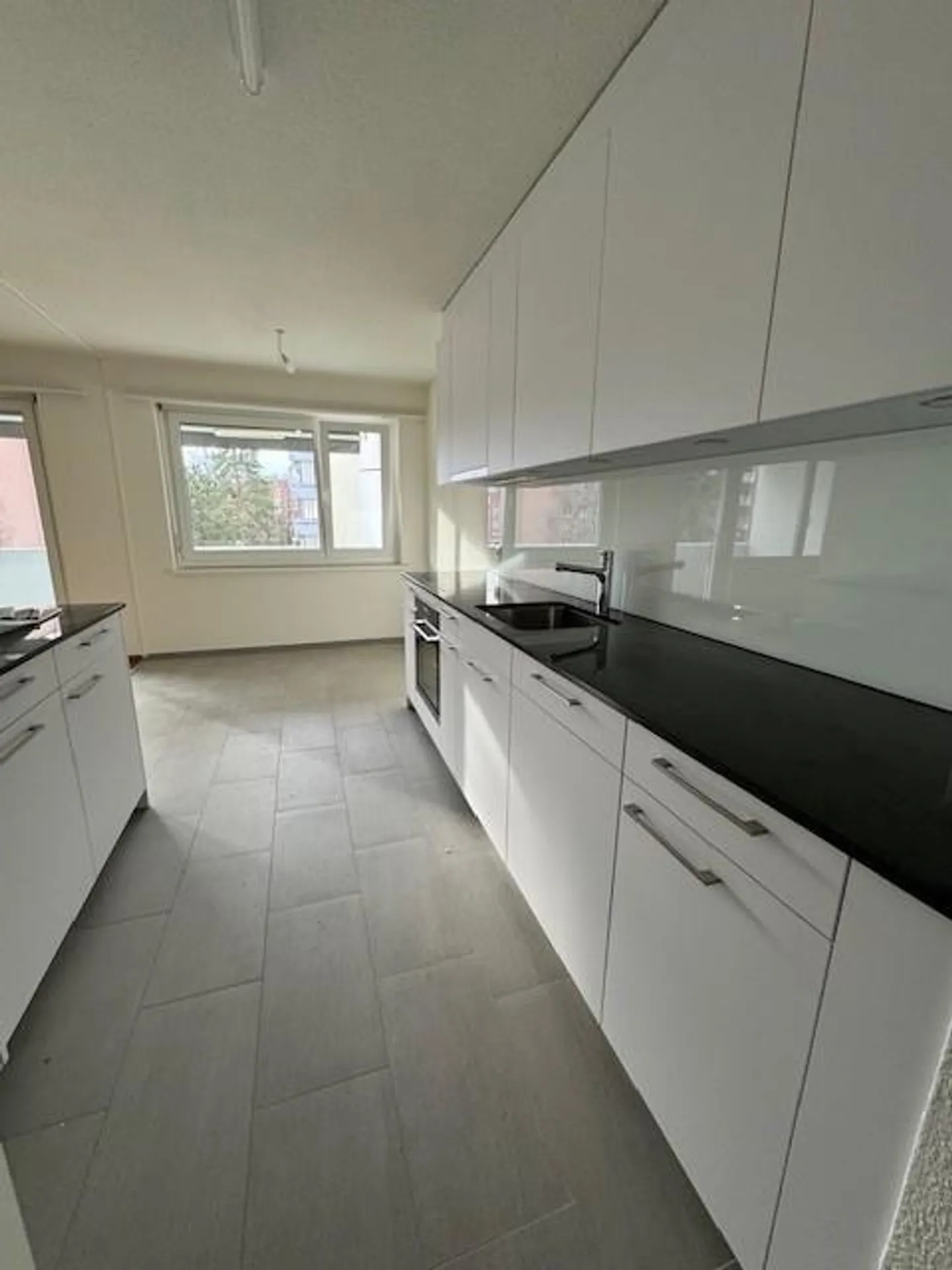 Well-maintained, attractive 3-room apartment - Photo 3 of 8