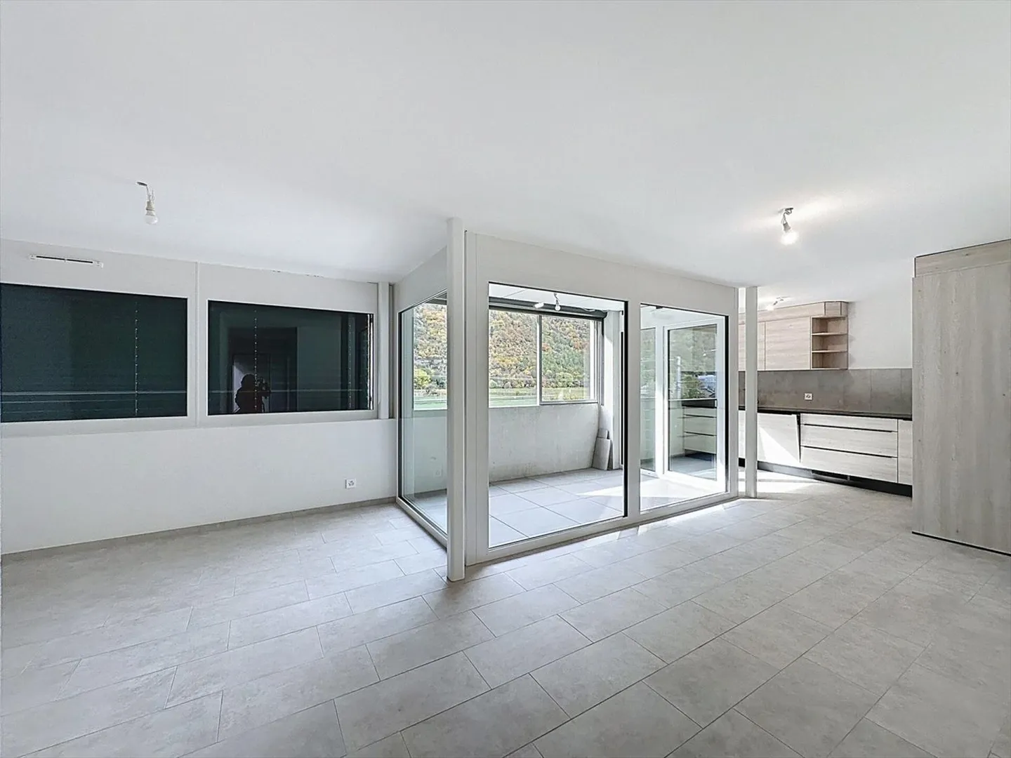 3.5-Room Attic Apartment in Martigny - Photo 5 of 12