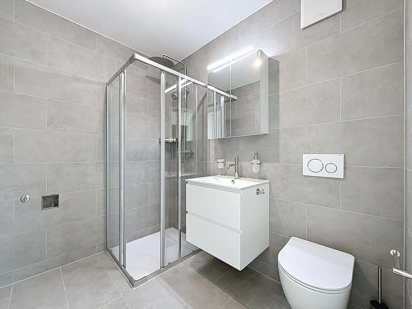 3.5-Room Attic Apartment in Martigny - Photo 9 of 12