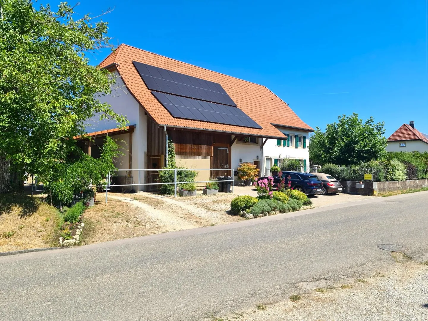 Extraordinary and very rare offer - Beautifully renovated village house on 4,385 m² - Photo 6 of 30