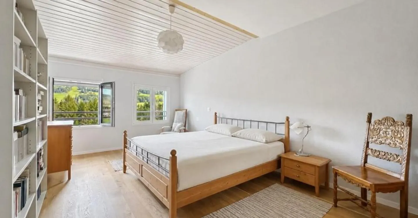 DUPLEX SPAZIOSO DI 5,5 LOCALI CON 2 BALCONI-BAIGNOIRES - Foto 8 di 12