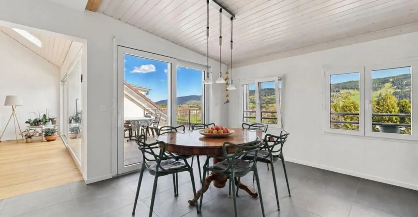 DUPLEX SPAZIOSO DI 5,5 LOCALI CON 2 BALCONI-BAIGNOIRES - Foto 6 di 12