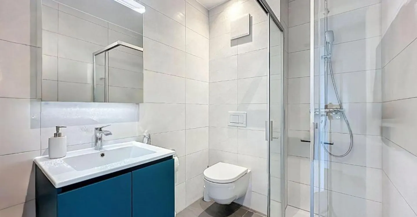 DUPLEX SPAZIOSO DI 5,5 LOCALI CON 2 BALCONI-BAIGNOIRES - Foto 12 di 12