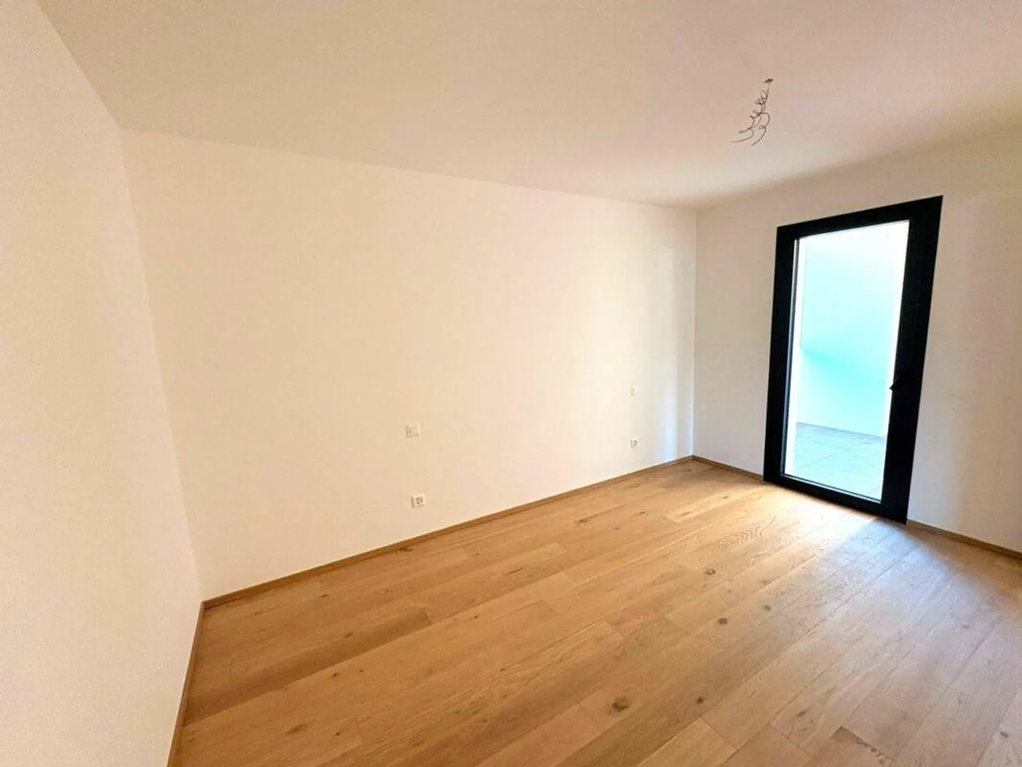 Beautiful 3.5 Room New Apartment - Photo 3 of 5