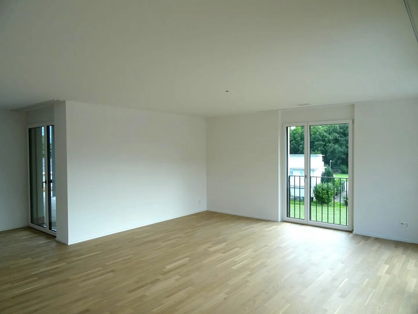 Moderne Attikawohnung mit Terrassen - Foto 5 von 11