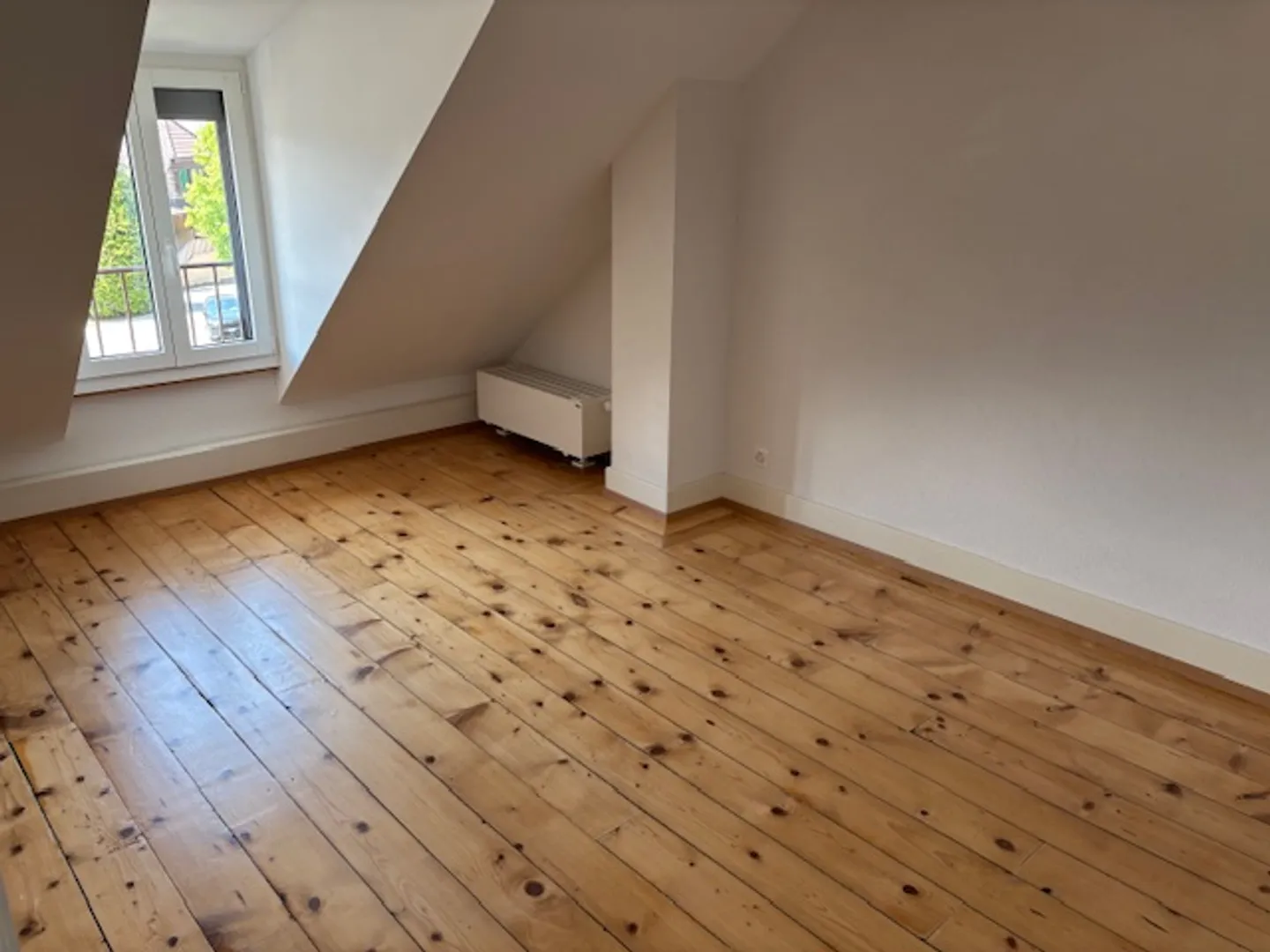 Dachgeschoss 4.5 Zimmer - Foto 3 von 13