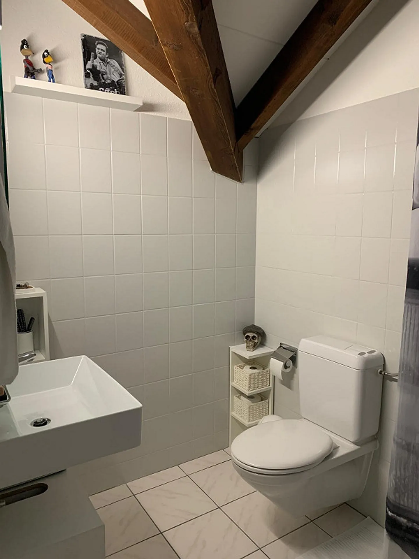 Appartement sous les combles lumineux de 4,5 pièces avec cheminée - Photo 7 sur 9