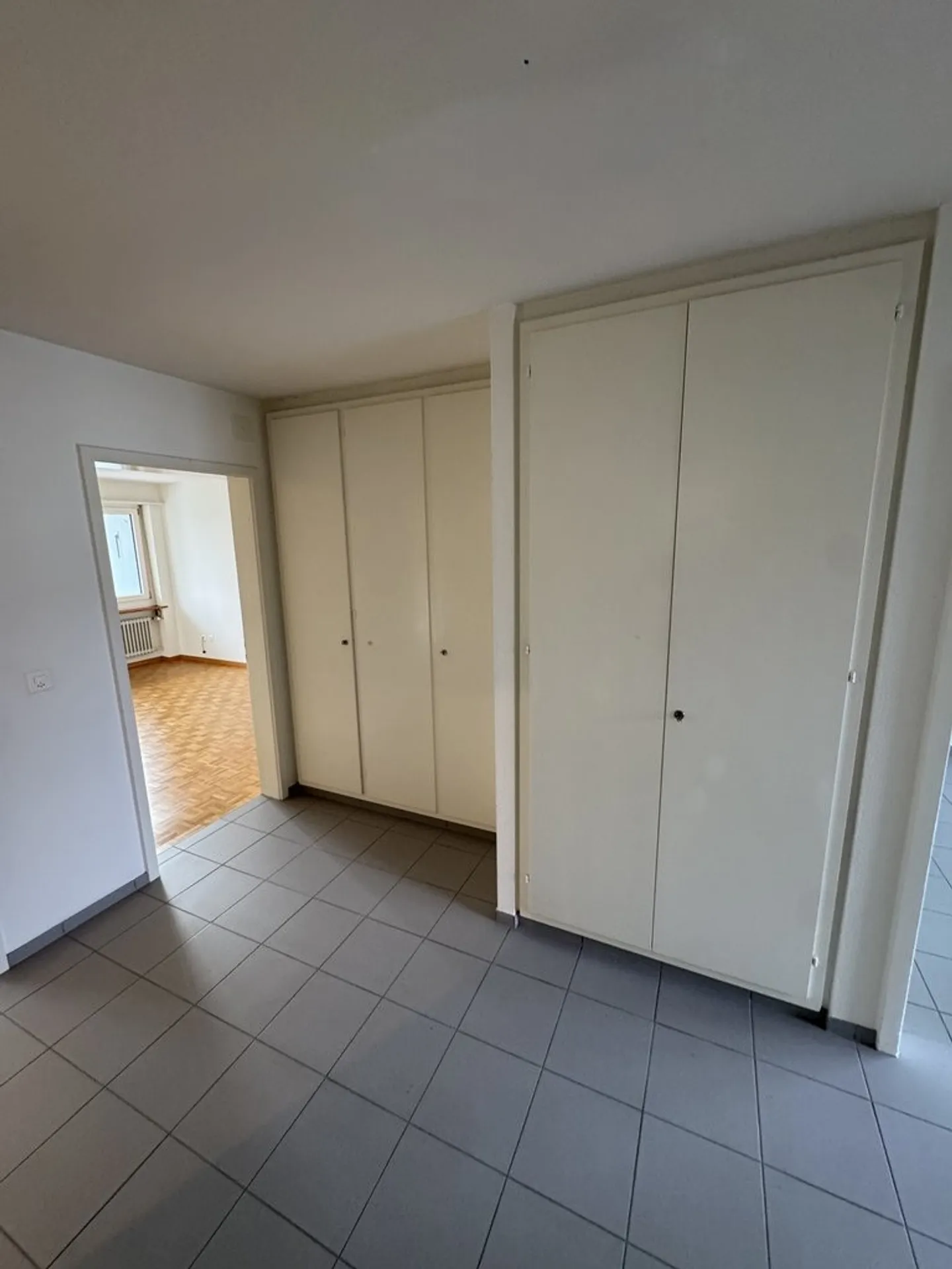 2.5 Room Apartment - Photo 4 of 10