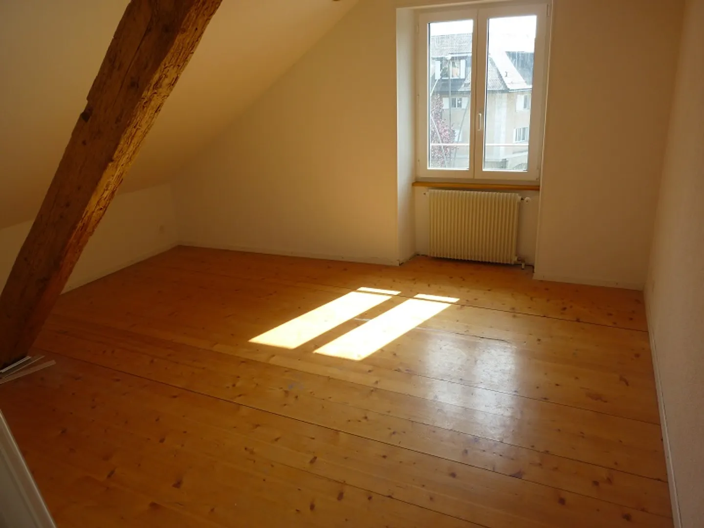 Dachgeschoss 4.5 Zimmer - Foto 12 von 13
