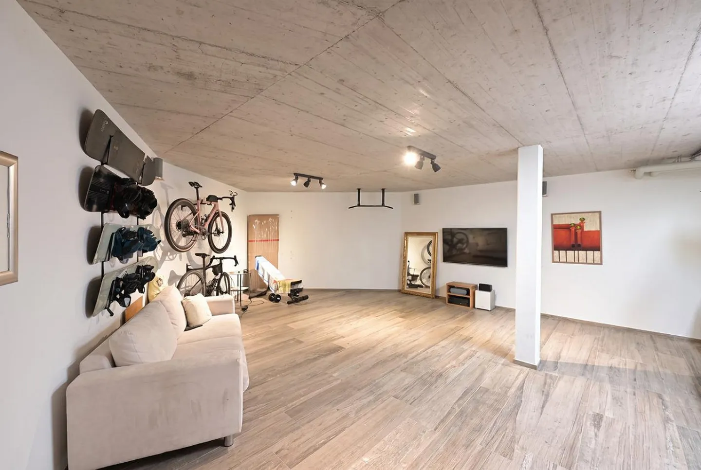 Exclusive Attic Apartment Near Basel - Photo 12 of 13