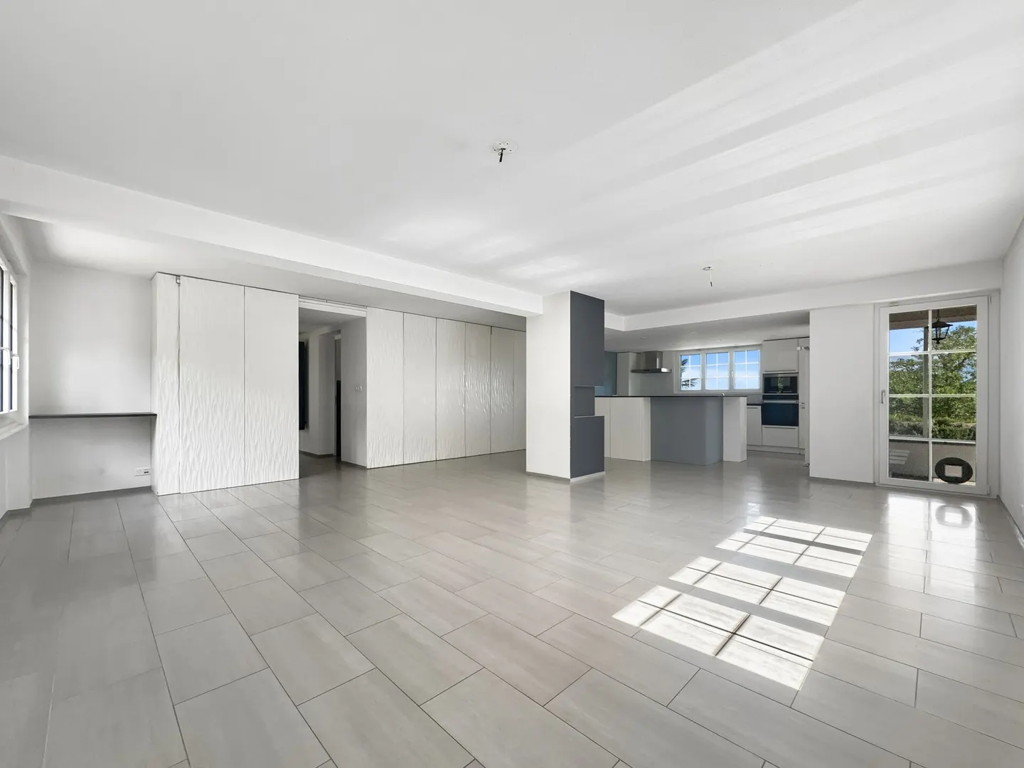 VERY BEAUTIFUL INDIVIDUAL VILLA COMPLETELY RENOVATED, PERFECT FOR A FAMILY - Photo 4 of 7