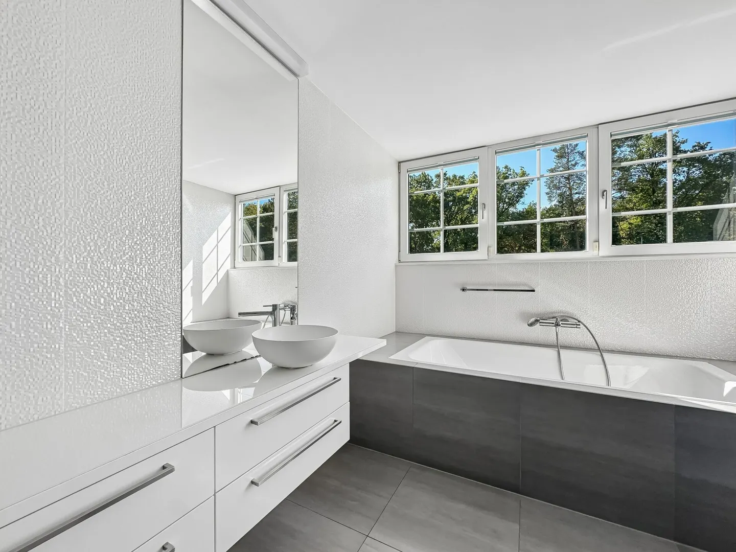 VERY BEAUTIFUL INDIVIDUAL VILLA COMPLETELY RENOVATED, PERFECT FOR A FAMILY - Photo 5 of 7