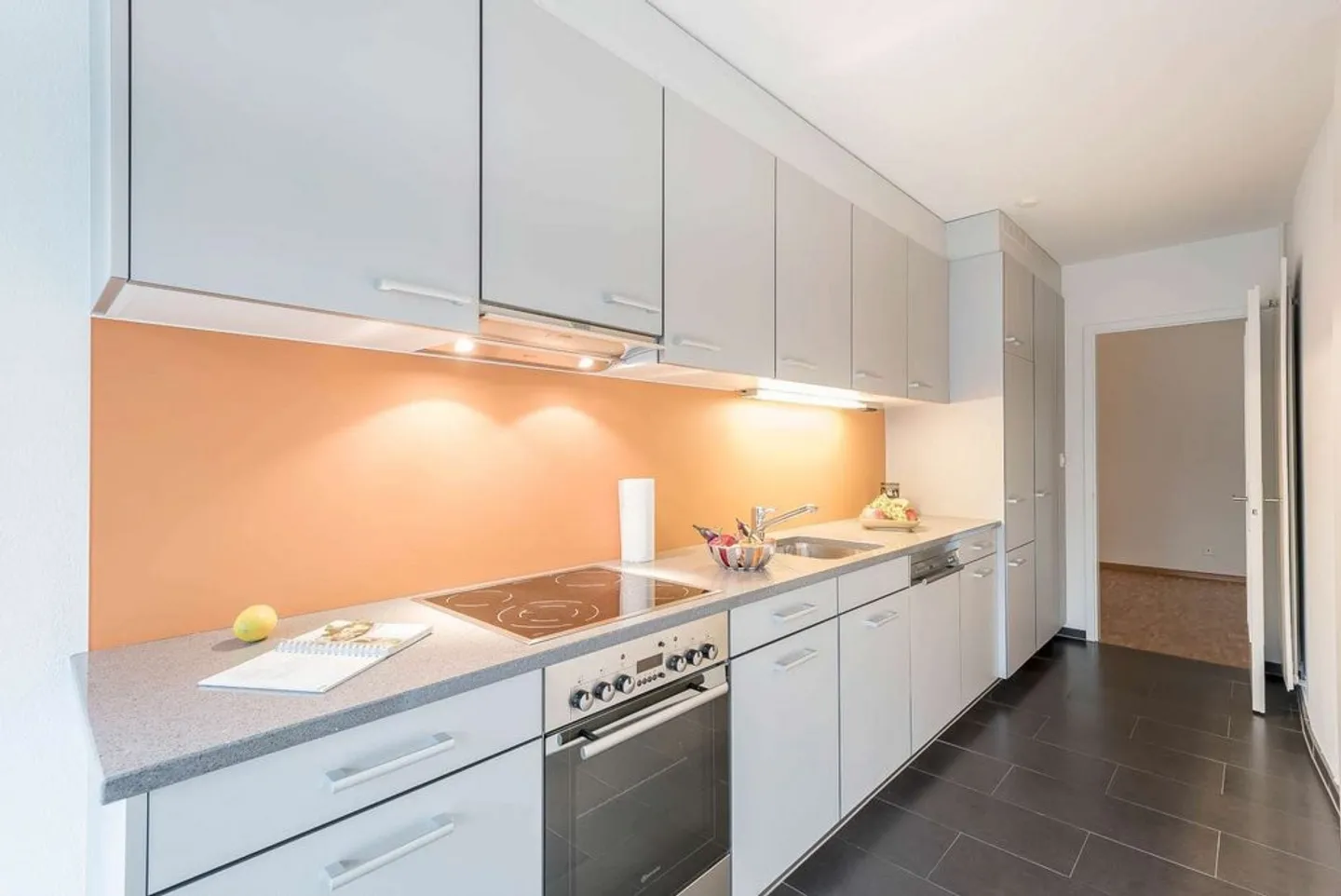 Wonderful living at Schützengraben in Basel - Photo 3 of 12