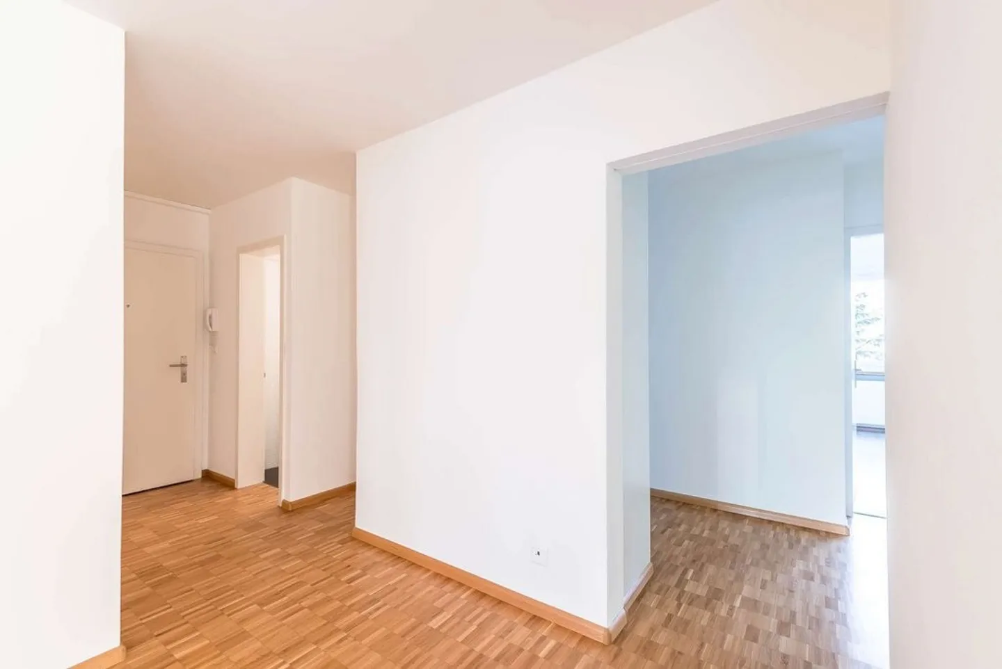 Wonderful living at Schützengraben in Basel - Photo 4 of 12