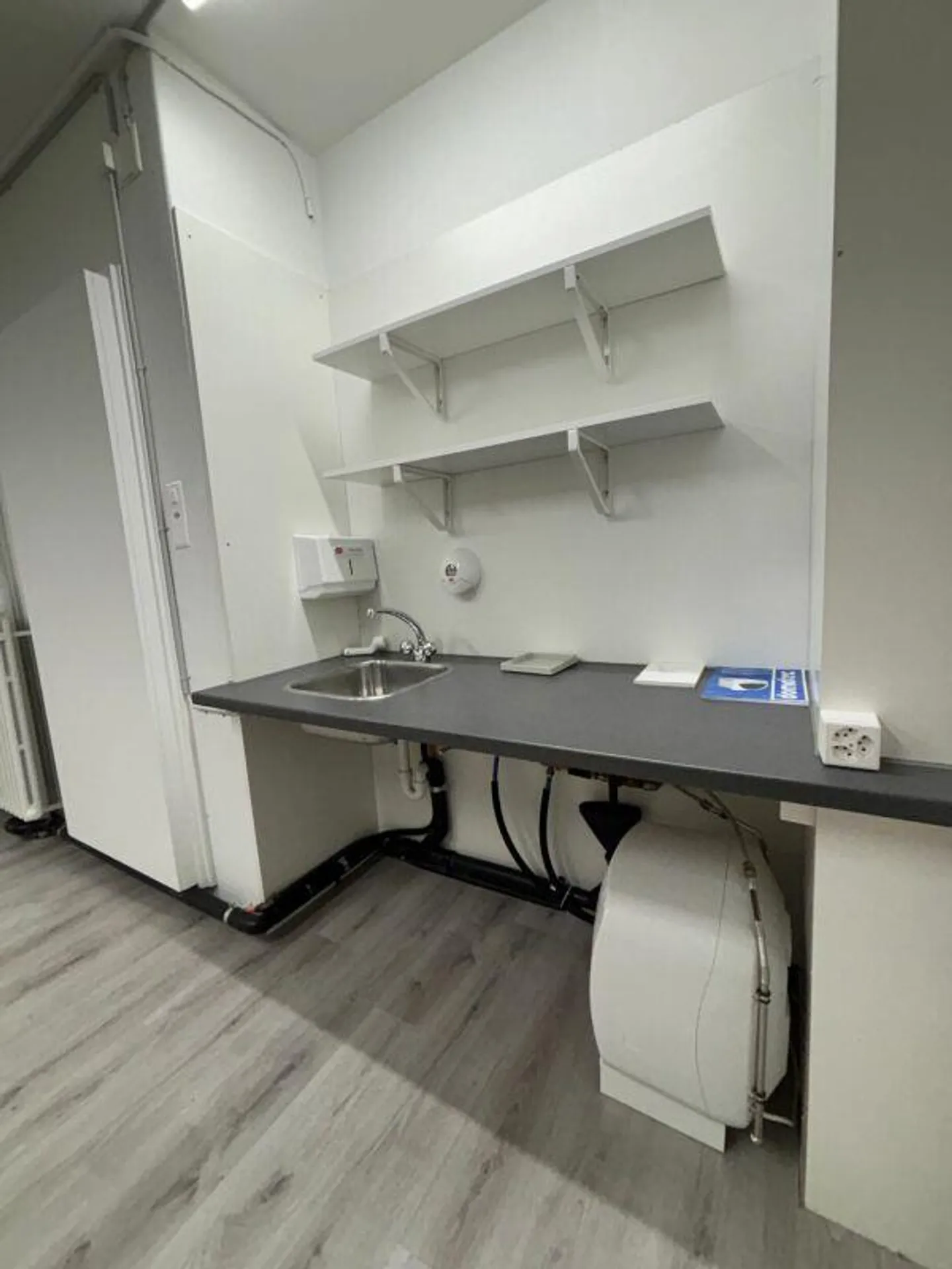 Grosszügiges Atelier in zentraler Lage - Foto 7 von 9